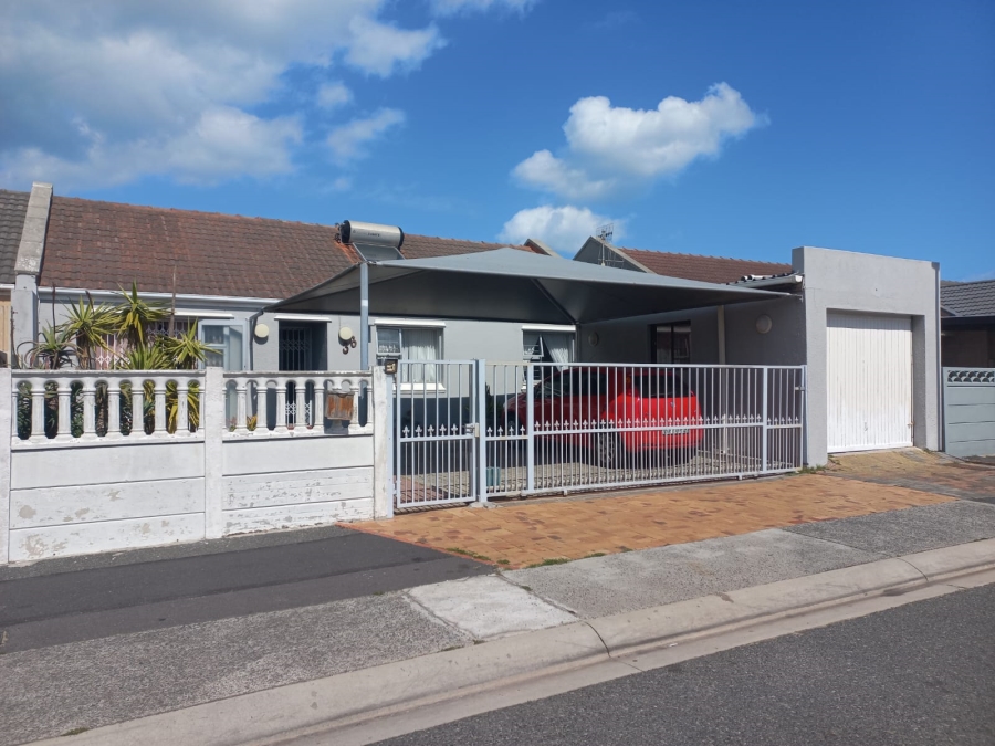 4 Bedroom Property for Sale in Strandfontein Western Cape